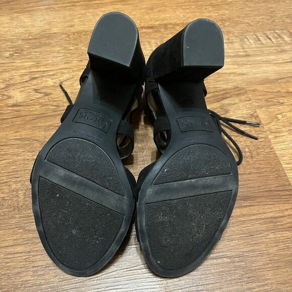 Strappy Pumps with Low Heel - Picture 3 of 3